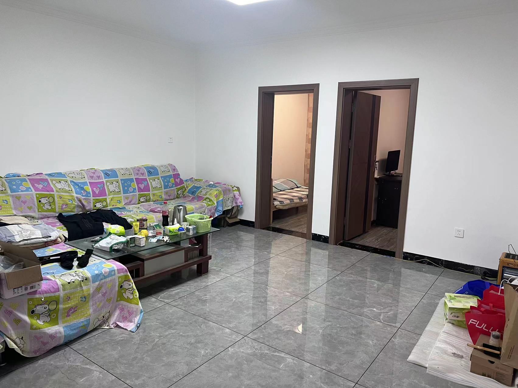 二小旁，衬衫厂生活区67平两房单元房